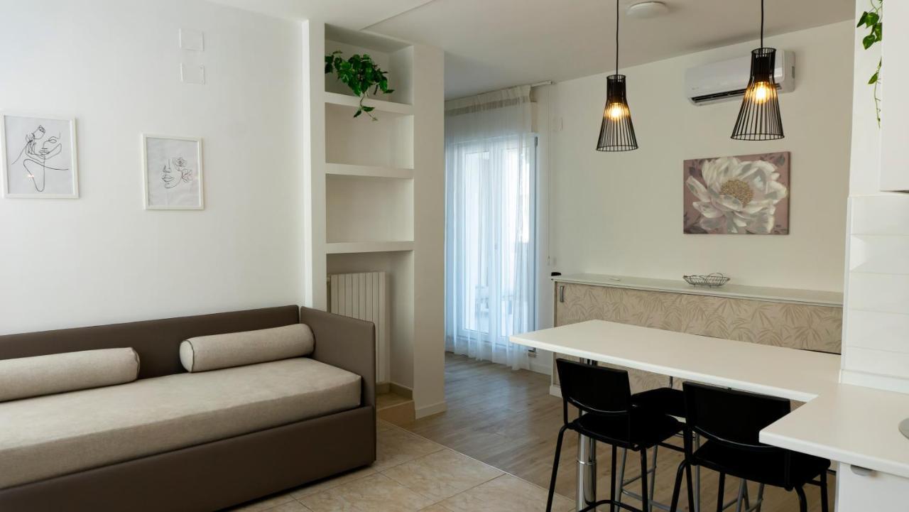 Insula Maris Villa Trani Bagian luar foto