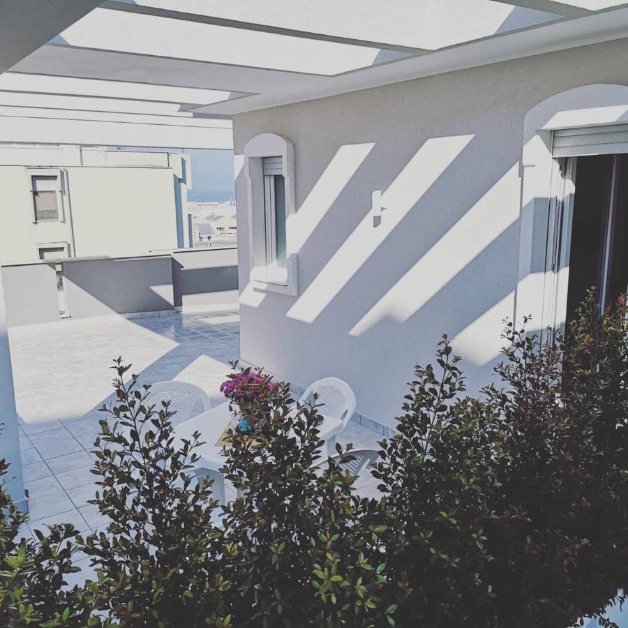 Insula Maris Villa Trani Bagian luar foto