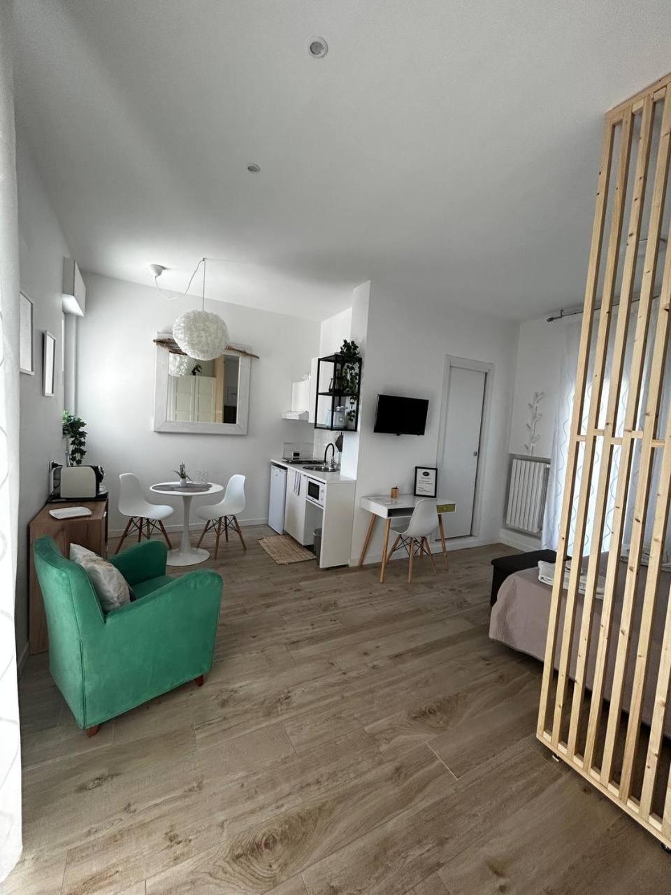 Insula Maris Villa Trani Bagian luar foto